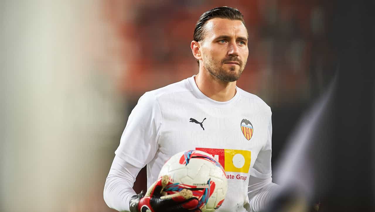 Así se están las cosas con Stole Dimitrievski, la patata caliente en la portería a la que se busca una salida Así se están las cosas con Stole Dimitrievski, la patata caliente en la portería a la que se busca una salida