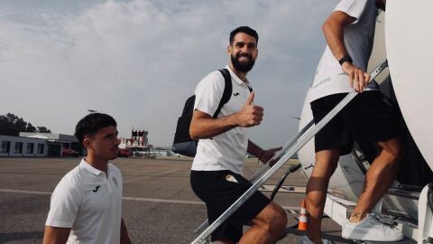 Sintes sube al avi&oacute;n