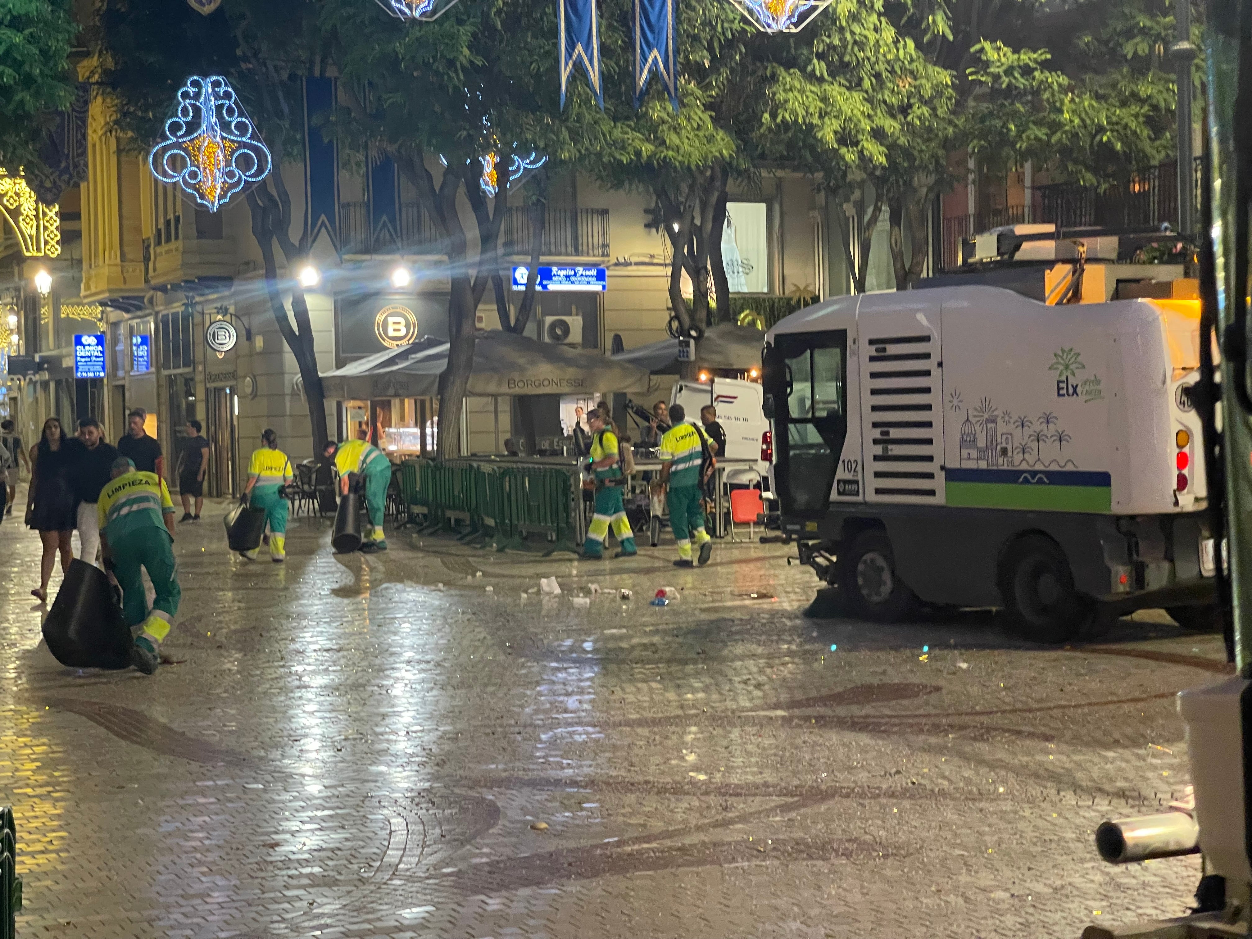 Los ocho días de las fiestas patronales de Elche generan más de 287 toneladas de basura Los ocho días de las fiestas patronales de Elche generan más de 287 toneladas de basura