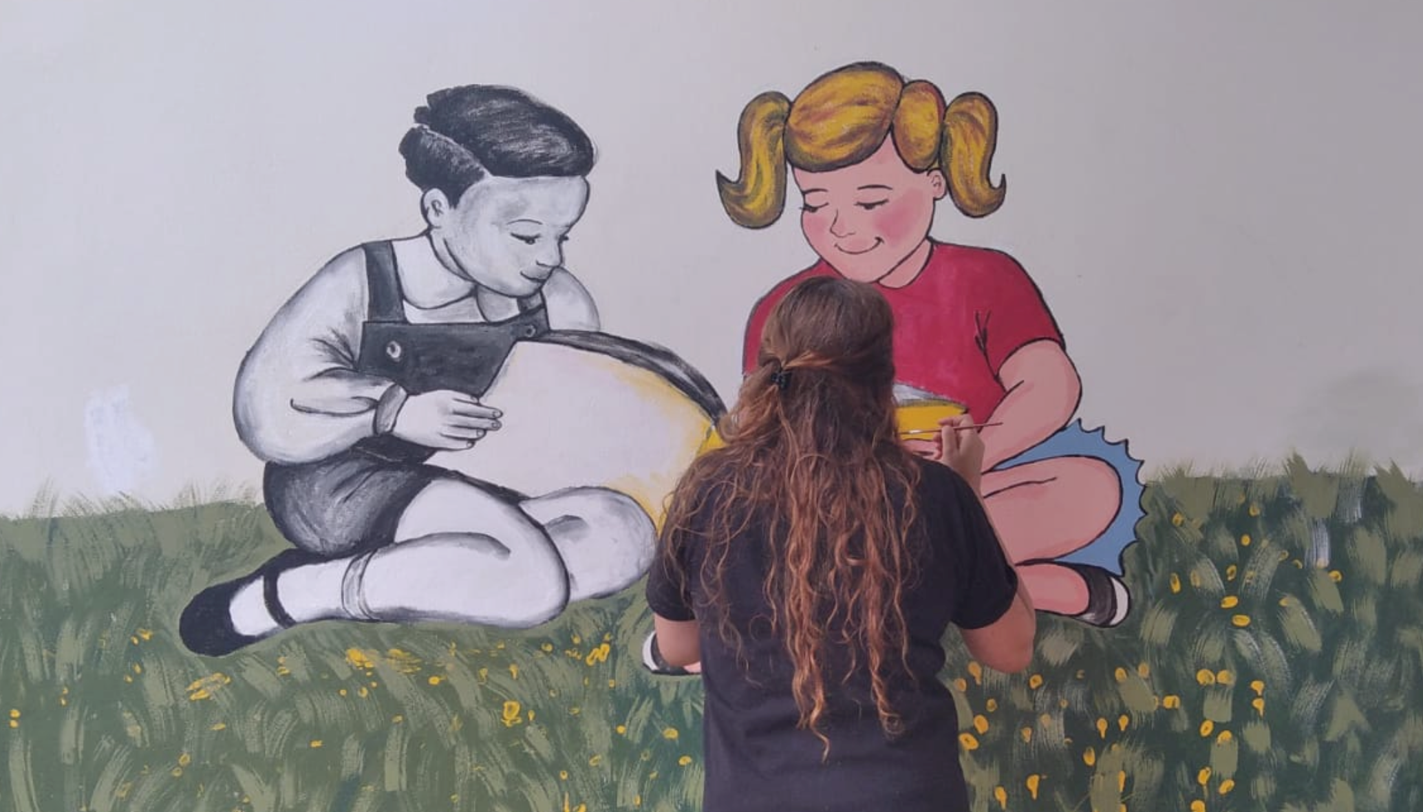 ENTREVISTA: Maite Isla nos habla sobre los nuevos murales del centro social de Areñes ENTREVISTA: Maite Isla nos habla sobre los nuevos murales del centro social de Areñes