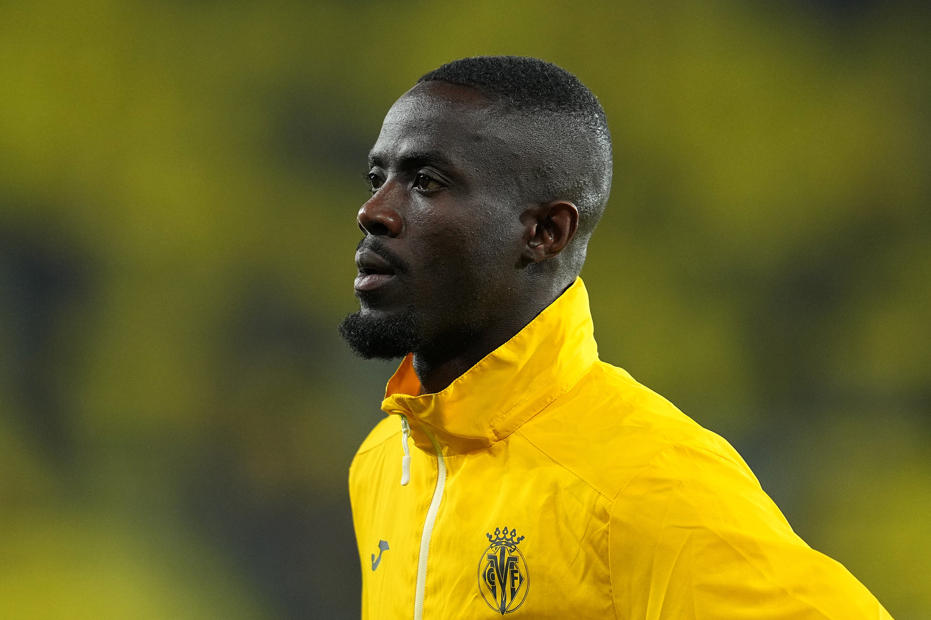 Eric Bailly firma por dos temporadas con el Real Oviedo Eric Bailly firma por dos temporadas con el Real Oviedo