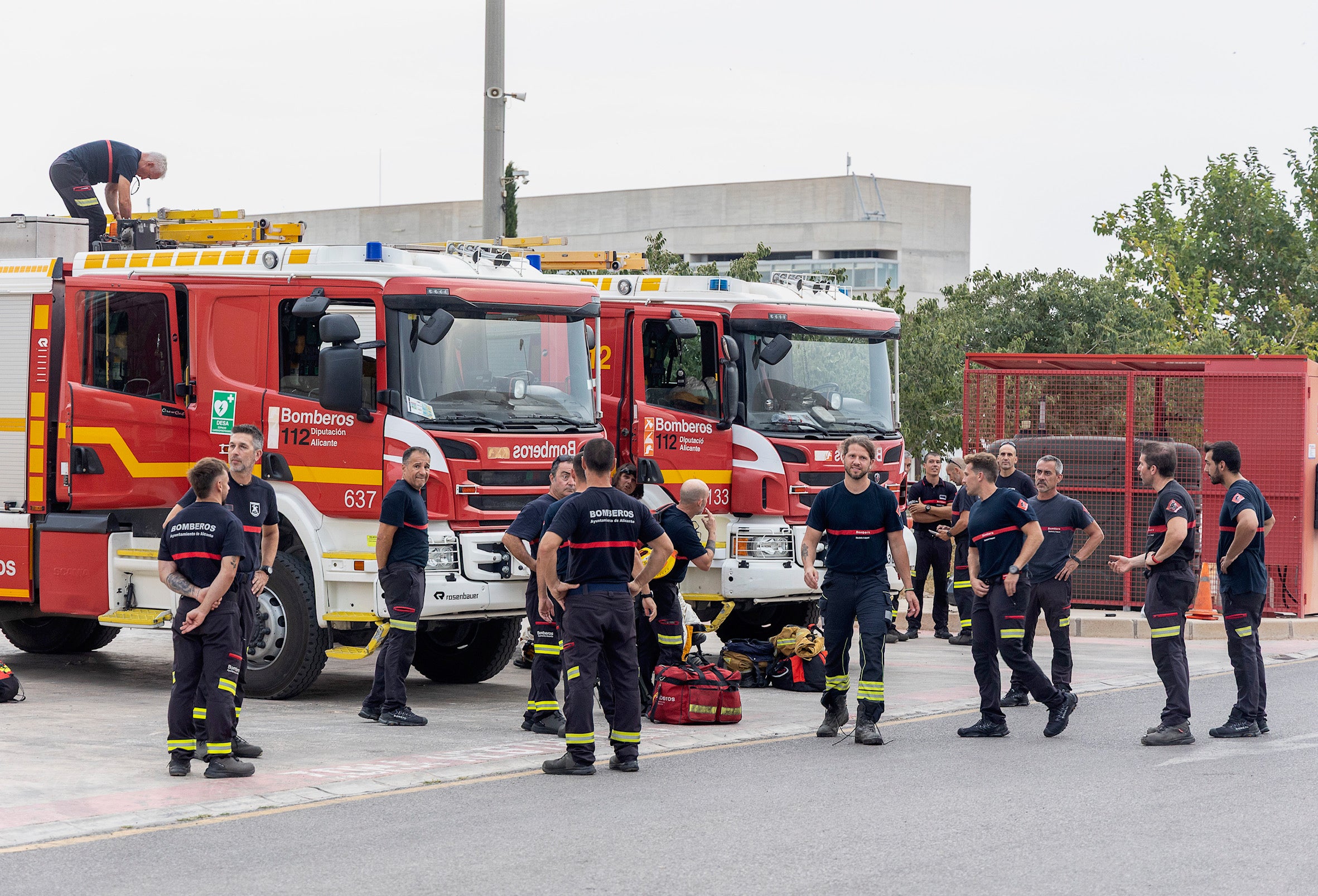 Decenas de bomberos de Alicante se deplazan a Castilla y León para colaborar en la lucha contra los incendios Decenas de bomberos de Alicante se deplazan a Castilla y León para colaborar en la lucha contra los incendios