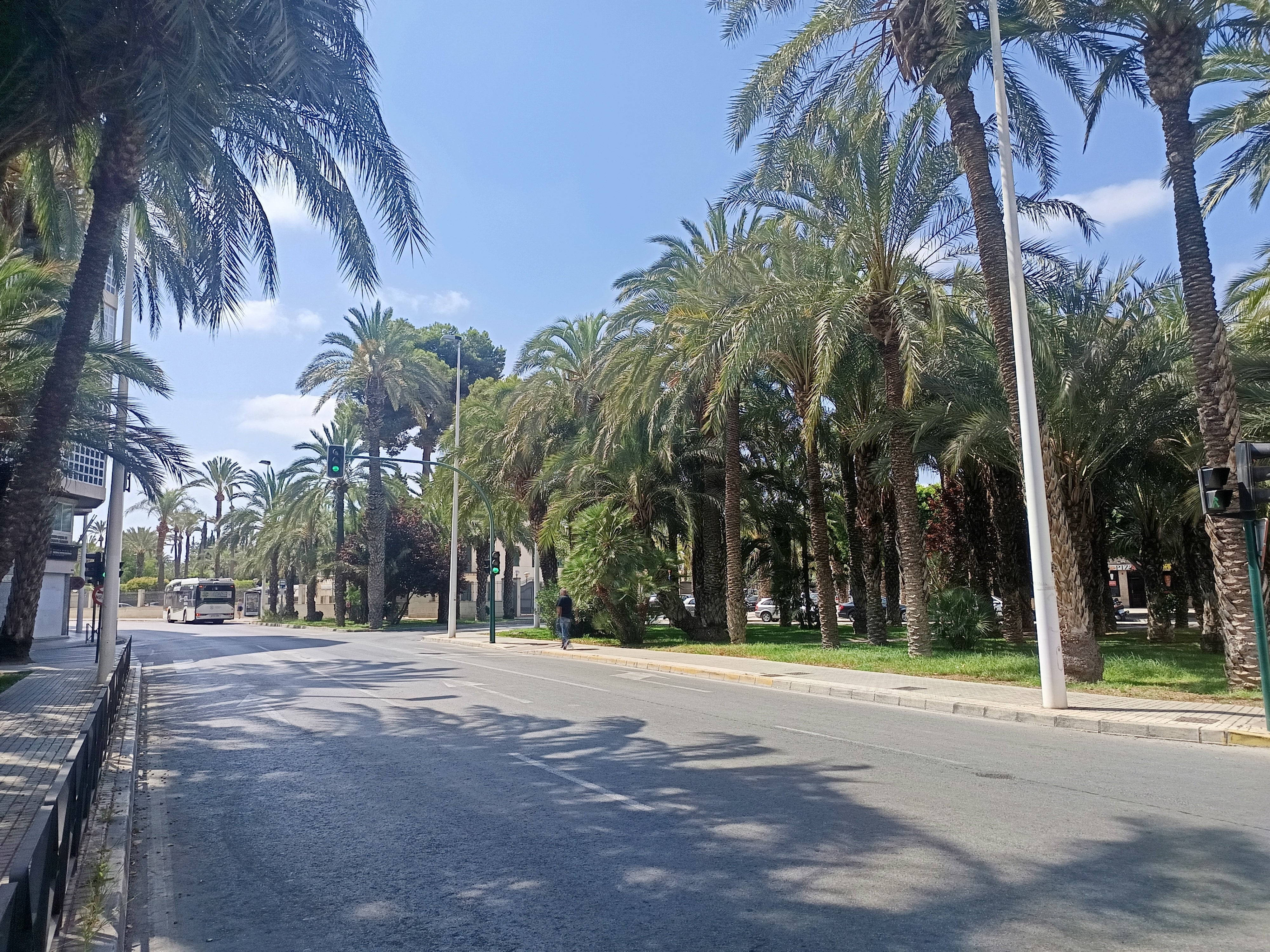El calor afloja en Elche, Crevillent y Santa Pola con un descenso de las temperaturas desde este martes El calor afloja en Elche, Crevillent y Santa Pola con un descenso de las temperaturas desde este martes