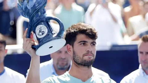 Alcaraz, campeón en Cincinnati tras la retirada de Sinner
