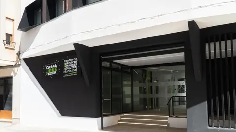 Nules y el IVAJ firman un convenio para que el municipio pueda entregar la tarjeta física del Carnet Jove solicitada online Nules y el IVAJ firman un convenio para que el municipio pueda entregar la tarjeta física del Carnet Jove solicitada online