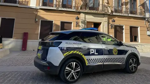 Vehículo de la Policía Local de Elda. Vehículo de la Policía Local de Elda.