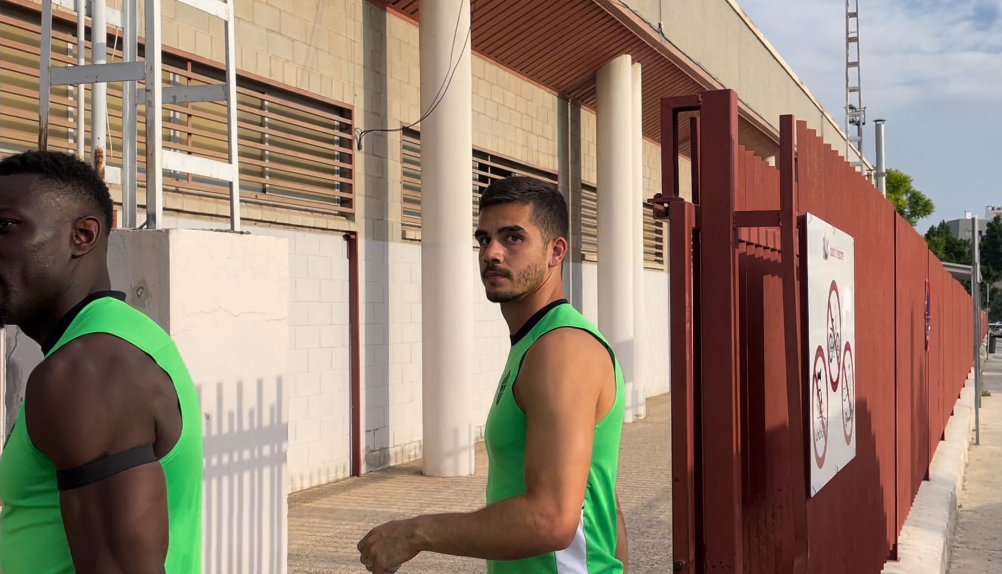 El Elche prepara la visita al Barça con las ausencias de Chust, John y André Silva El Elche prepara la visita al Barça con las ausencias de Chust, John y André Silva