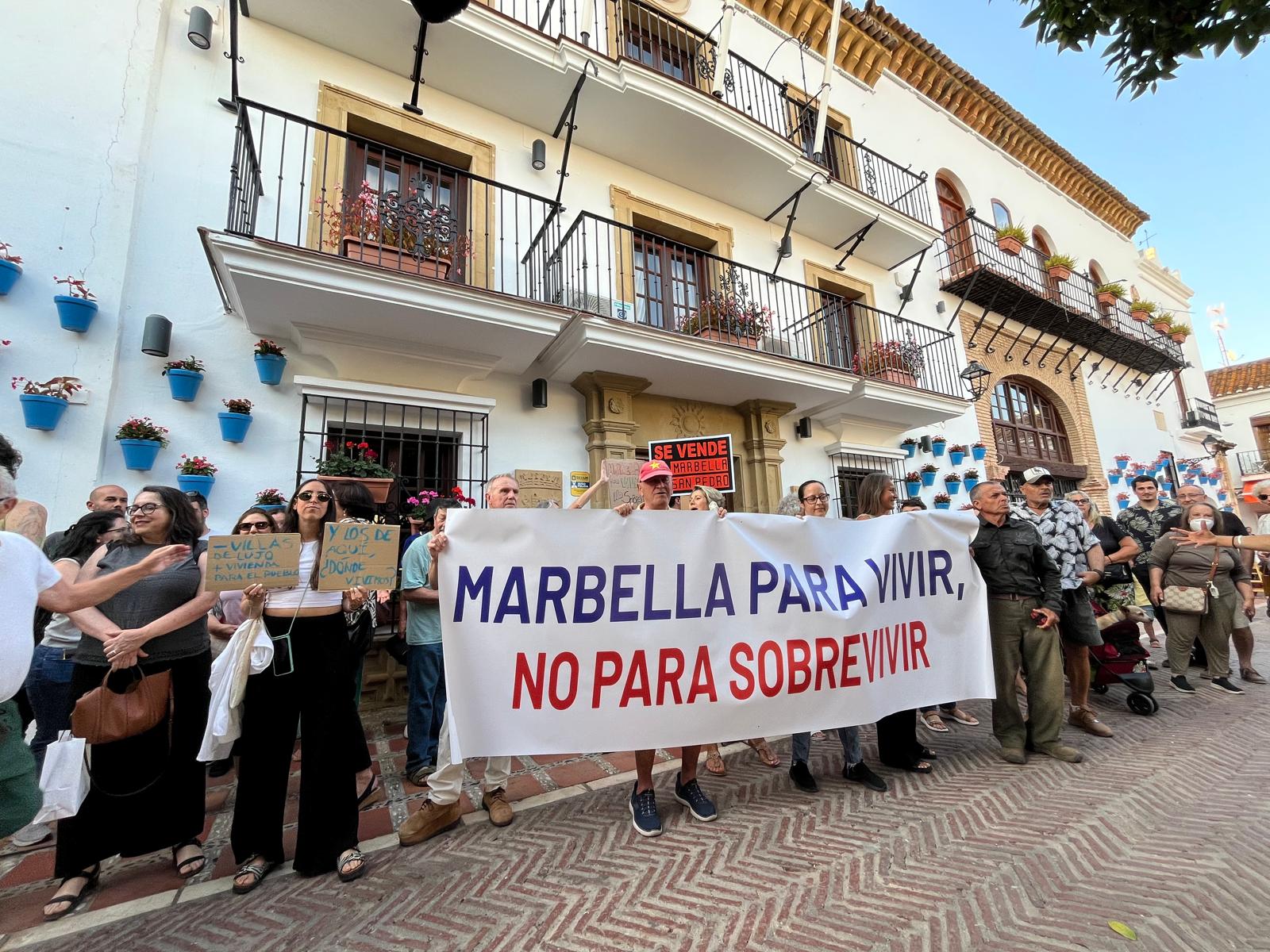 Marbella para Vivir continuará su actividad con una recogida de firmas por diferentes barrios Marbella para Vivir continuará su actividad con una recogida de firmas por diferentes barrios