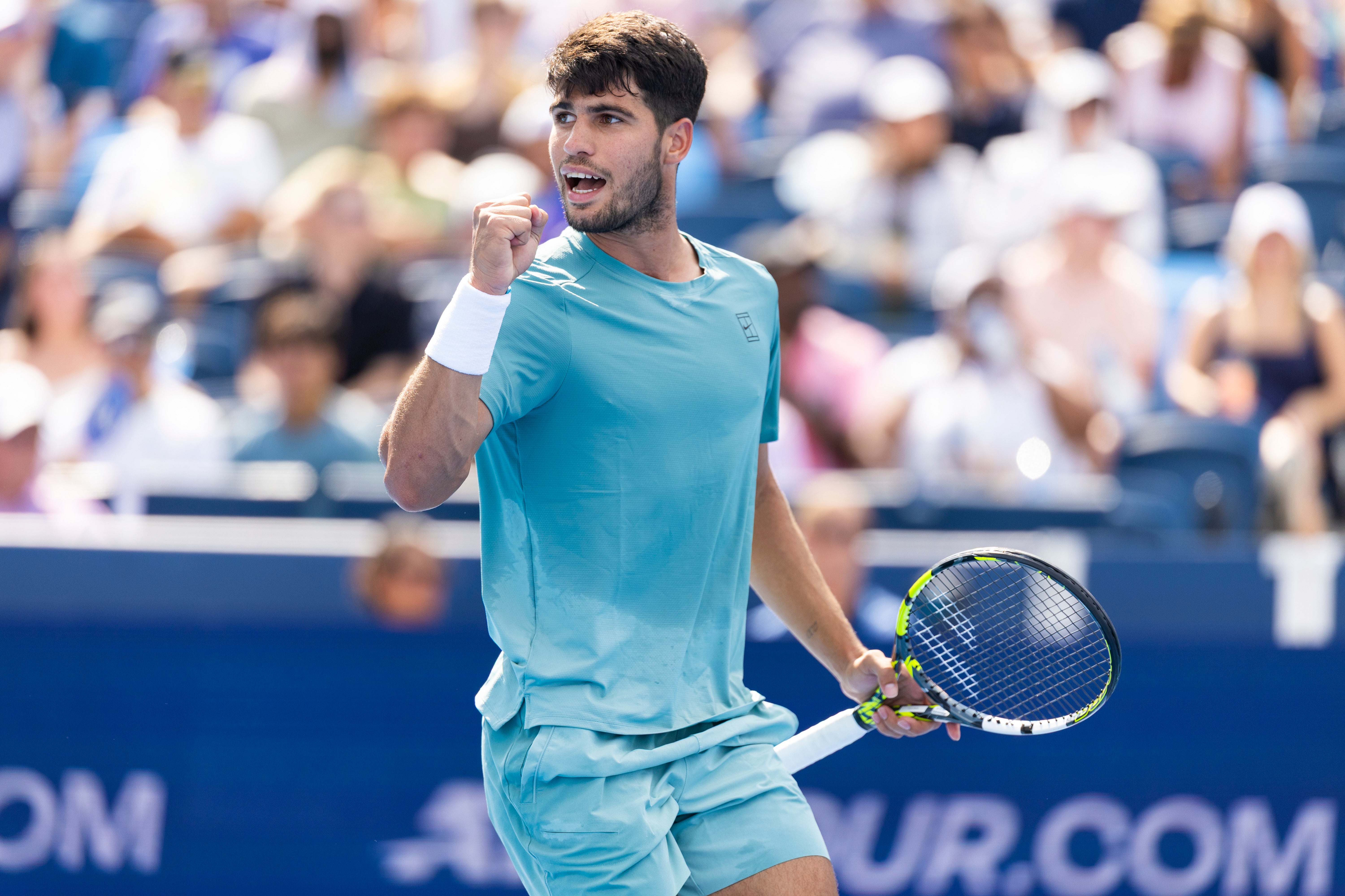 El día que Alcaraz regaló un Aston Martin y su padre le respondió con una frase que lo marcó El día que Alcaraz regaló un Aston Martin y su padre le respondió con una frase que lo marcó