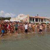 Vecinos de Playa Babilonia se manifiestan en un nuevo intento de paralizar el derribo de sus viviendas
