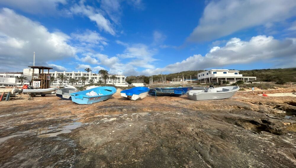 Pateras varadas en Formentera