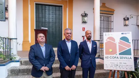 Pedro Martínez-Pons, José Luis Sanz y Gorka Lerchundi durante la presentación del cartel Pedro Martínez-Pons, José Luis Sanz y Gorka Lerchundi durante la presentación del cartel