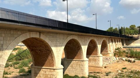 Puente histórico sobre el Barranco del Poyo entre Torrent y Alaquàs después de ser reconstruido tras el paso de la DANA de València Puente histórico sobre el Barranco del Poyo entre Torrent y Alaquàs después de ser reconstruido tras el paso de la DANA de València