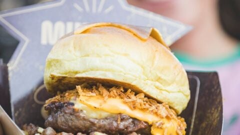 Del festival dedicado a la hamburguesa en Torrevieja a la excelencia de los vinos de La Mata. Las sugerencias de Tony P&eacute;rez