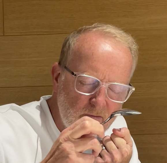 El vídeo viral de un estadounidense probando por primera vez una tarta de queso en Asturias El vídeo viral de un estadounidense probando por primera vez una tarta de queso en Asturias