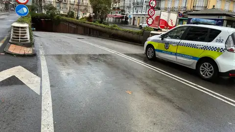 La lluvia inunda Santander y colapsa los accesos La lluvia inunda Santander y colapsa los accesos