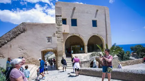Alicante instalará un sistema inteligente para controlar aforos y recorridos en el Castillo de Santa Bárbara Alicante instalará un sistema inteligente para controlar aforos y recorridos en el Castillo de Santa Bárbara