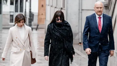 Sale a la luz el dinero que cobró Jéssica Rodríguez en Tragsa e Ineco pese a que "ni siquiera asistía" Sale a la luz el dinero que cobró Jéssica Rodríguez en Tragsa e Ineco pese a que "ni siquiera asistía"