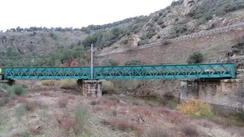 Adif rehabilitará 15puentes históricos a su paso por Despeñaperros con una inversión de seis millones de euros Adif rehabilitará 15puentes históricos a su paso por Despeñaperros con una inversión de seis millones de euros