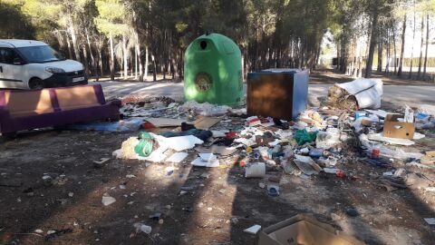 Villena sanciona a 12 personas por verter residuos en puntos no habilitados