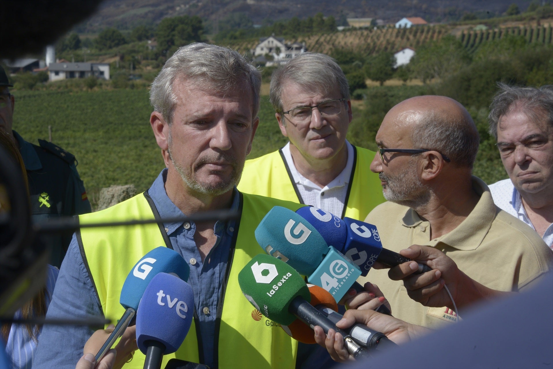 El dardo de Rueda a Yolanda Díaz: "Algunos que estuvieron de vacaciones como si no hubiera incendios" El dardo de Rueda a Yolanda Díaz: "Algunos que estuvieron de vacaciones como si no hubiera incendios"
