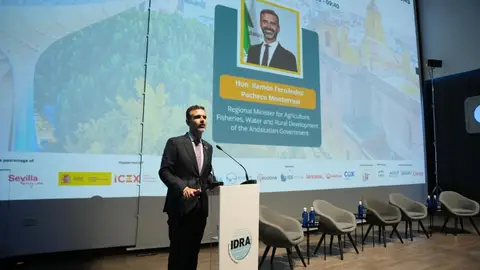 El consejero de Agricultura, Pesca, Agua y Desarrollo Rural, Ramón Fernández-Pacheco, en el Congreso Mundial IDRA 2025. - JUNTA DE ANDALUCÍA El consejero de Agricultura, Pesca, Agua y Desarrollo Rural, Ramón Fernández-Pacheco, en el Congreso Mundial IDRA 2025. - JUNTA DE ANDALUCÍA