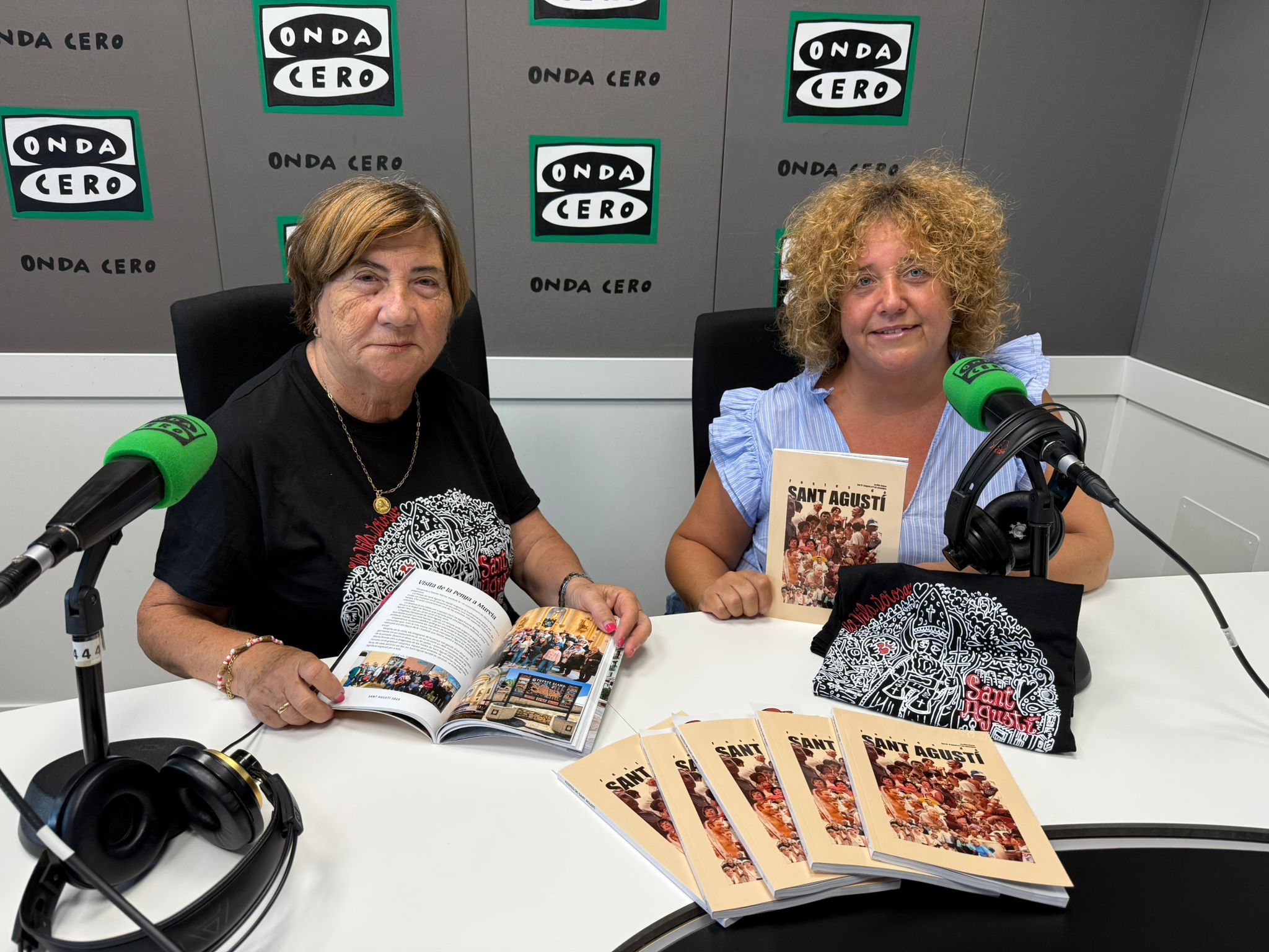 Las Fiestas de Sant Agustí de Villajoyosa presentan su revista Las Fiestas de Sant Agustí de Villajoyosa presentan su revista