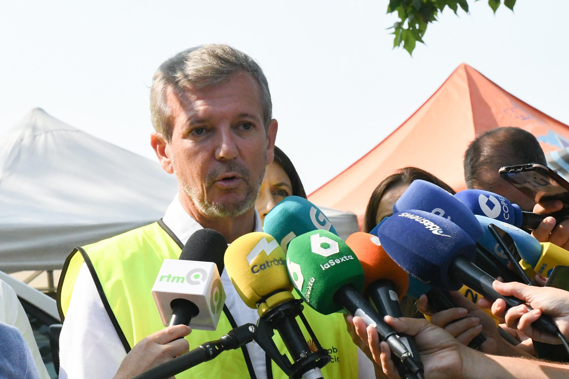 Tertulia: "Se ha roto la confianza entre administraciones en España" Tertulia: "Se ha roto la confianza entre administraciones en España"