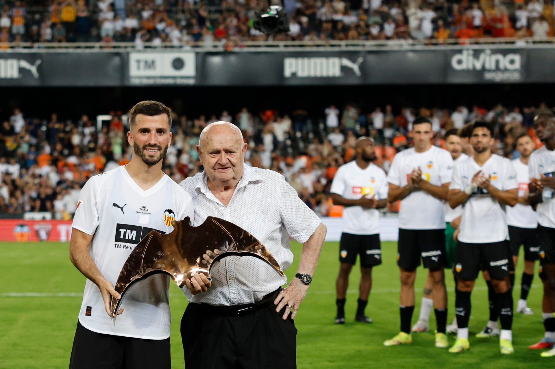 Gayá sigue haciendo historia: está a un partido de igualar los disputados por Angulo Gayá sigue haciendo historia: está a un partido de igualar los disputados por Angulo