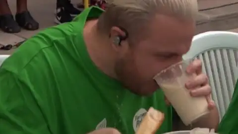 XXIII edición del concurso de comer fartons y beber horchata XXIII edición del concurso de comer fartons y beber horchata