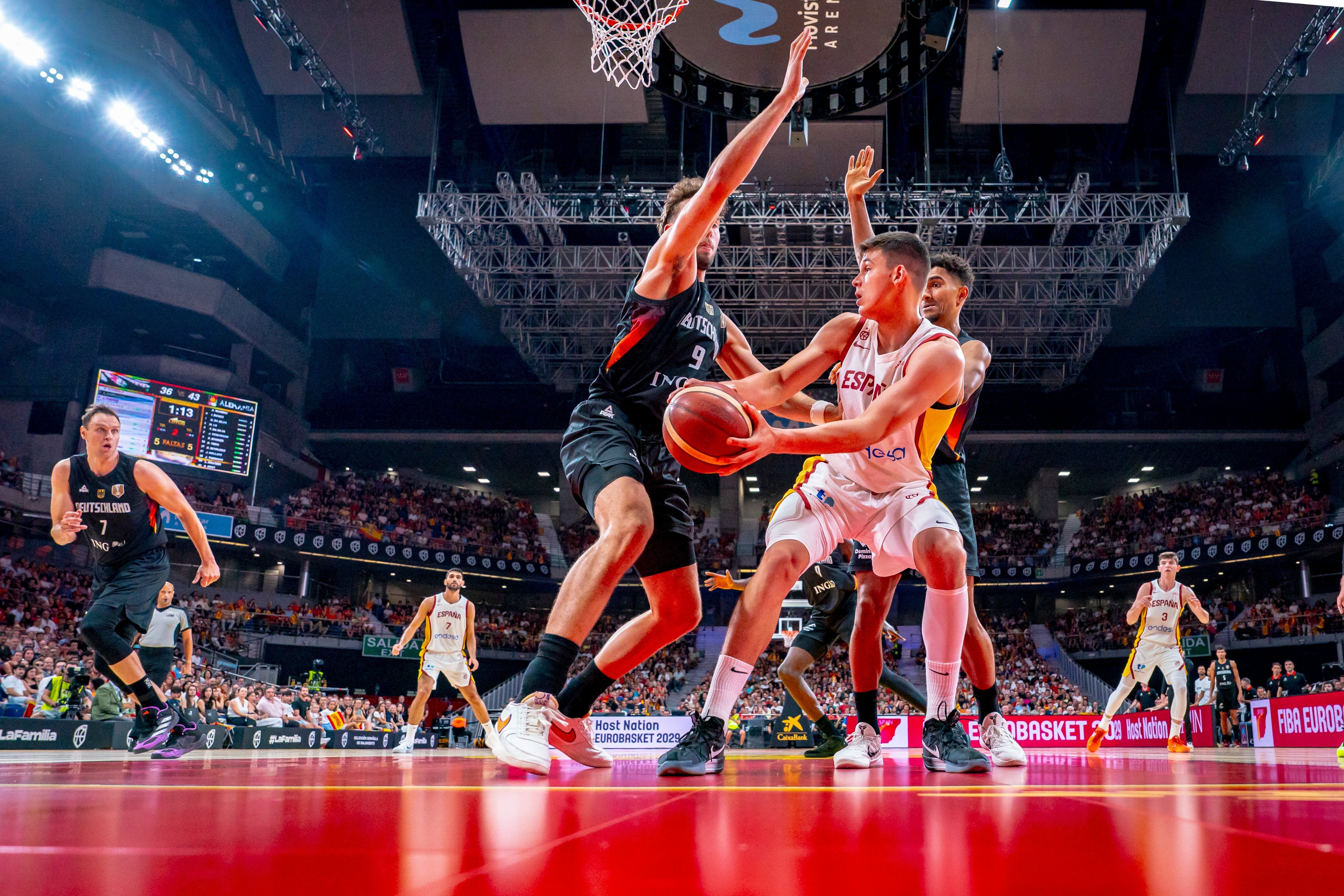 La Selección Española defenderá su corona europea con 5 jugadores 'taronja' en la última lista de Scariolo La Selección Española defenderá su corona europea con 5 jugadores 'taronja' en la última lista de Scariolo