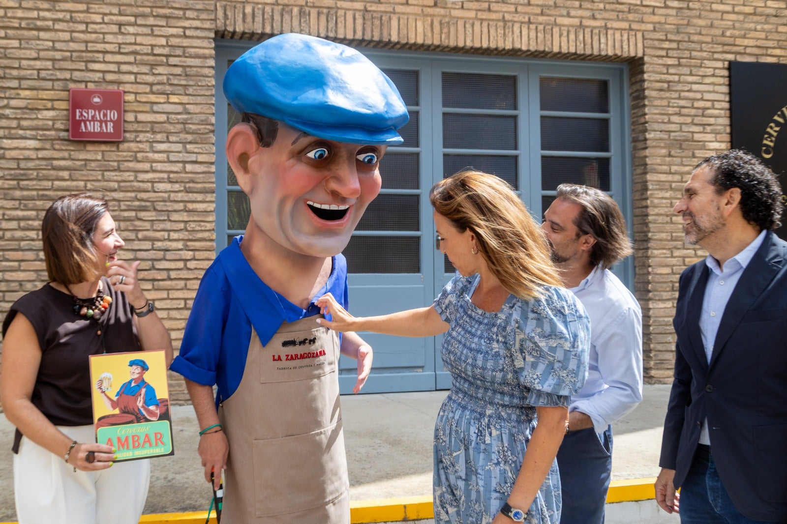 El Maestro Cervecero de La Zaragozana, nuevo cabezudo en la comparsa de San José El Maestro Cervecero de La Zaragozana, nuevo cabezudo en la comparsa de San José