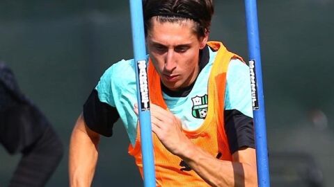 Samuele Mulattieri, en un entrenamiento con el Sassuolo Samuele Mulattieri, en un entrenamiento con el Sassuolo