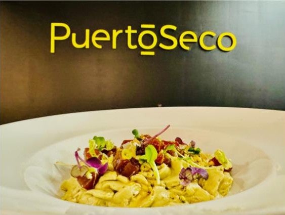 Cremoso de guacamole con dados picantes de atún rojo Haspac Tuna. Cremoso de guacamole con dados picantes de atún rojo Haspac Tuna.