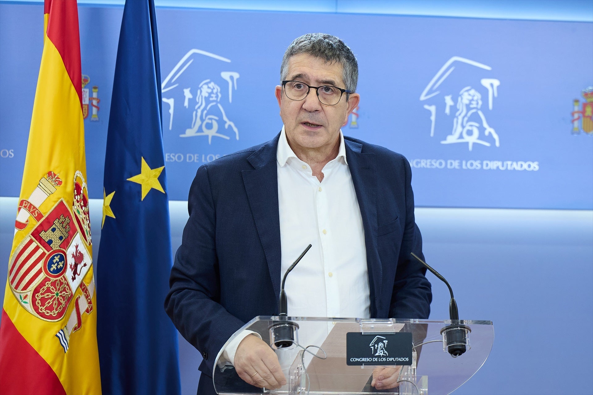 Patxi López critica la "incontinencia verbal" de la oposición por la gestión de los fuegos: "Ante los incendios, el PP usa los mismos recursos de siempre: la mentira y el insulto" Patxi López critica la "incontinencia verbal" de la oposición por la gestión de los fuegos: "Ante los incendios, el PP usa los mismos recursos de siempre: la mentira y el insulto"