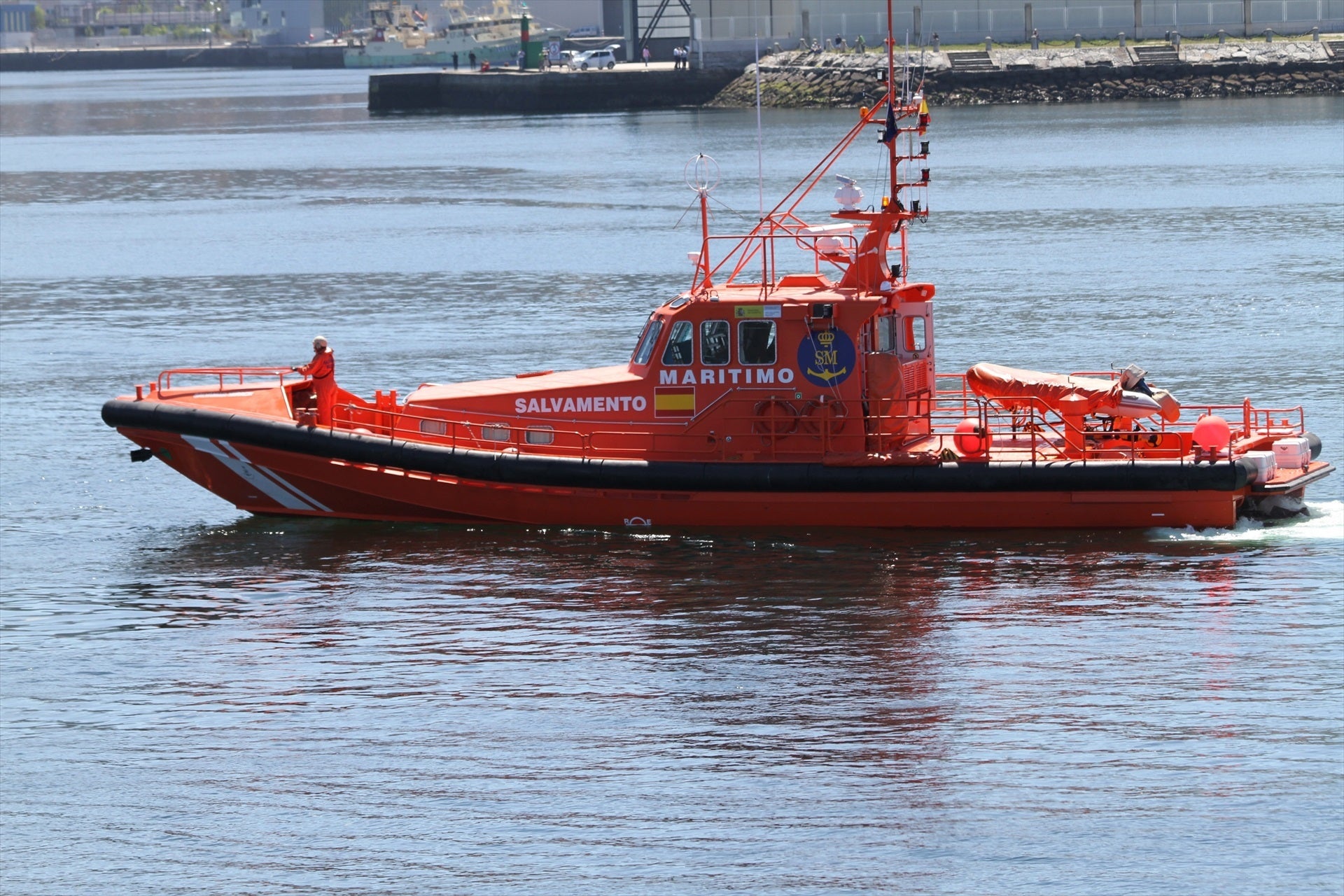 Desaparecidos doce migrantes después de saltar al agua desde una patera cerca de Cabrera (Baleares) Desaparecidos doce migrantes después de saltar al agua desde una patera cerca de Cabrera (Baleares)