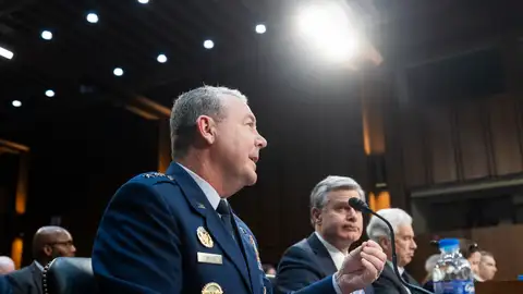 EEUU destituye al jefe de Inteligencia que negaba que el ataque a Irán hubiese destruido las bases nucleares EEUU destituye al jefe de Inteligencia que negaba que el ataque a Irán hubiese destruido las bases nucleares