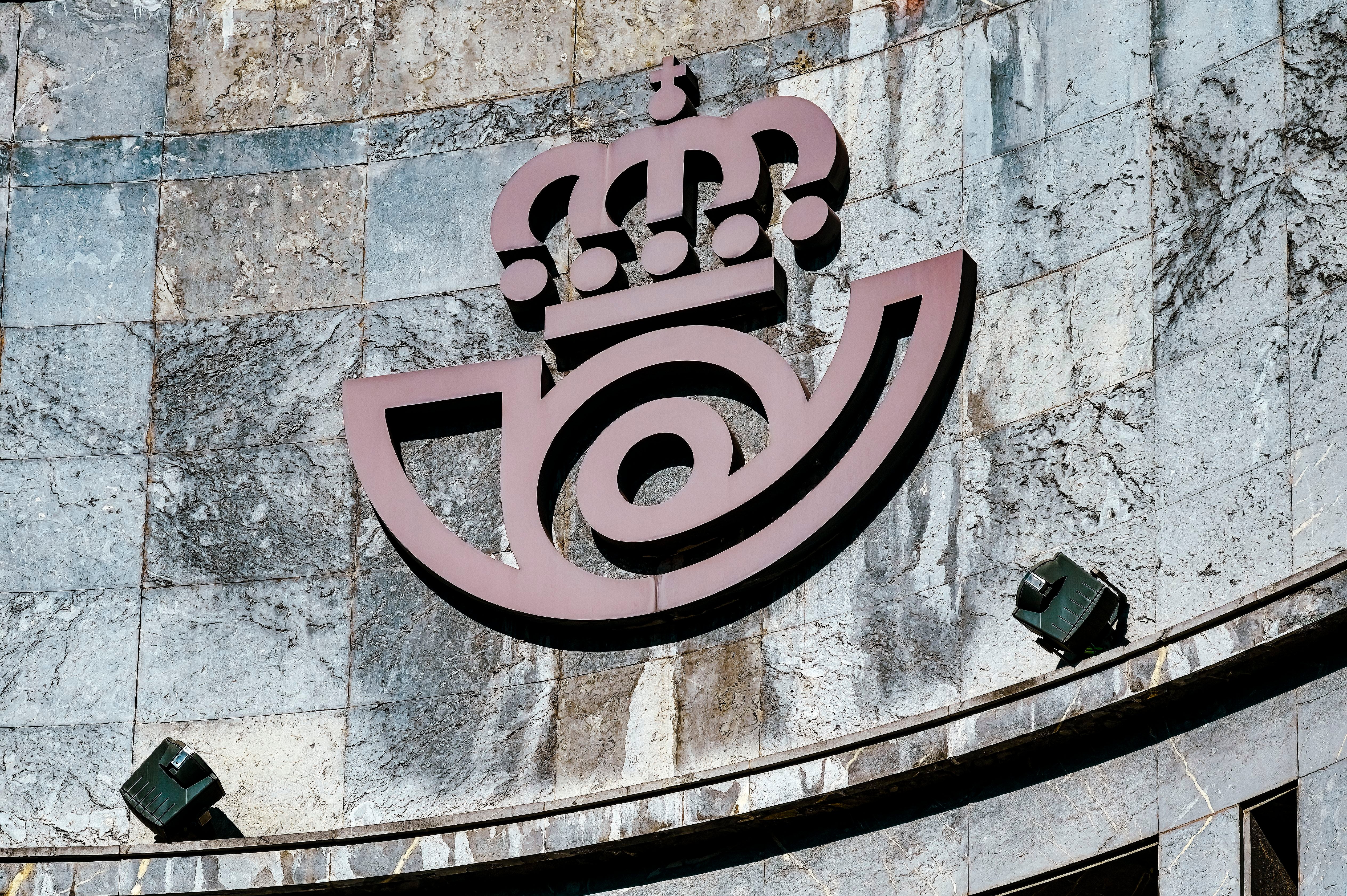 La Brújula de la Economía: Los registros de la UCO en empresas públicas, el aumento de las tasas en paquetes pequeños y el efecto en Temu y Sein (12/12/2025) La Brújula de la Economía: Los registros de la UCO en empresas públicas, el aumento de las tasas en paquetes pequeños y el efecto en Temu y Sein (12/12/2025)