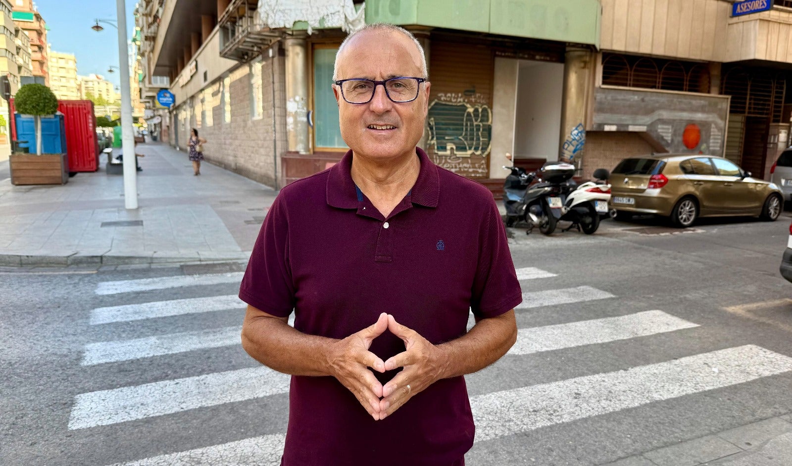 El PSOE de Elche exige “medidas urgentes” frente a las molestias que sufren vecinos de la calle Luis Llorente El PSOE de Elche exige “medidas urgentes” frente a las molestias que sufren vecinos de la calle Luis Llorente