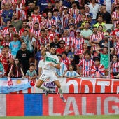 Rafa Mir celebrando su gol ante el Atlético de Madrid
