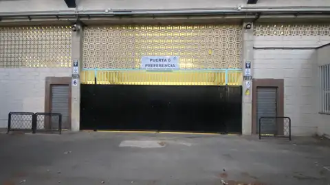 Exterior del estadio Helmántico, actualmente cerrado por obras en su interior Exterior del estadio Helmántico, actualmente cerrado por obras en su interior