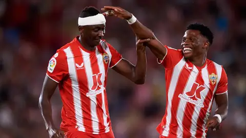 El Valencia CF acelera por Ramazani y Umar Sadiq El Valencia CF acelera por Ramazani y Umar Sadiq