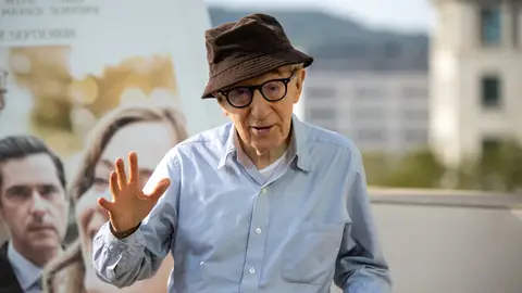 Ucrania afea a Woody Allen su participación en el festival de cine de Moscú: "Es una vergüenza y un insulto" Ucrania afea a Woody Allen su participación en el festival de cine de Moscú: "Es una vergüenza y un insulto"