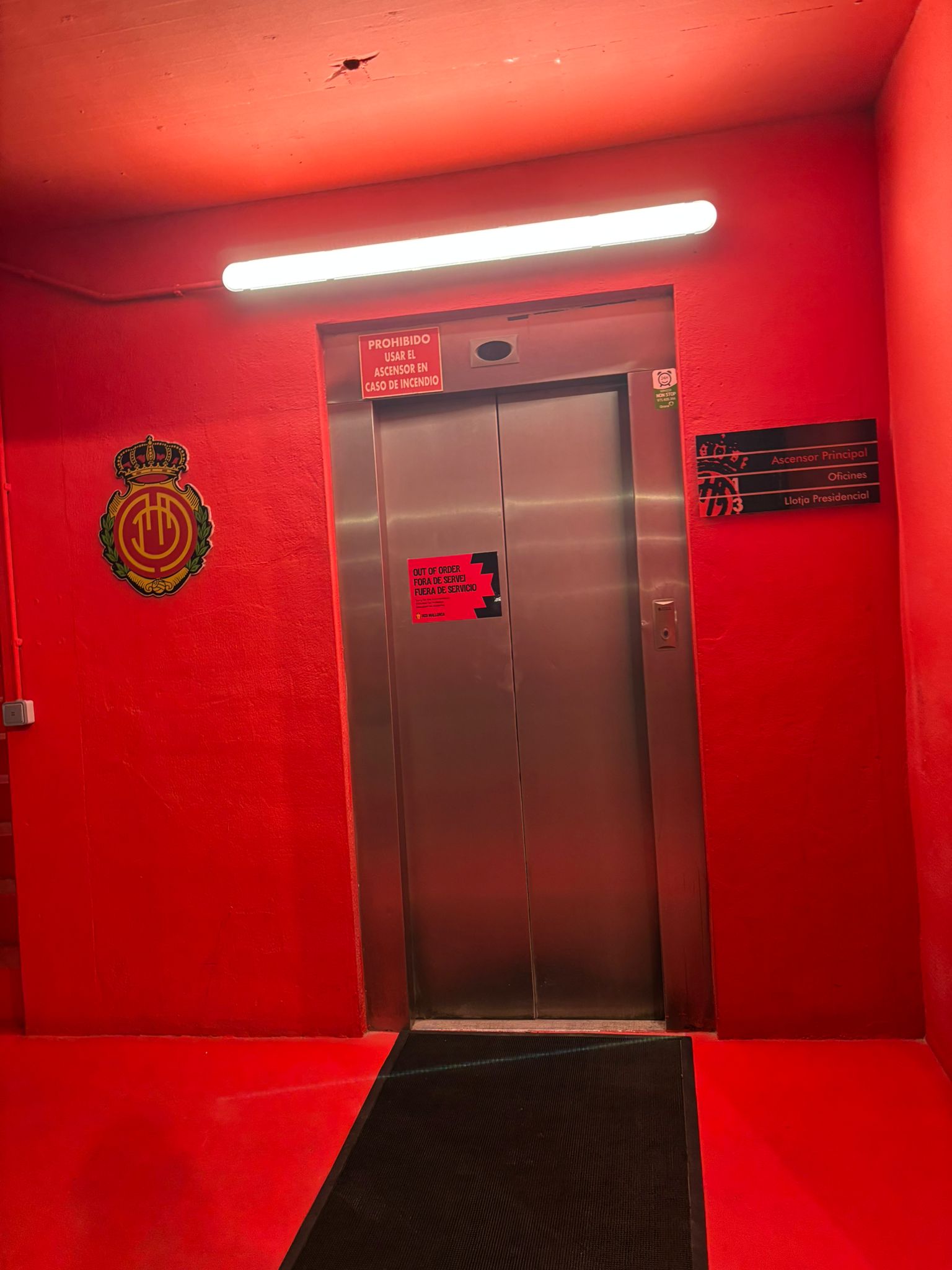 El Mallorca sigue con el ascensor presidencial roto El Mallorca sigue con el ascensor presidencial roto