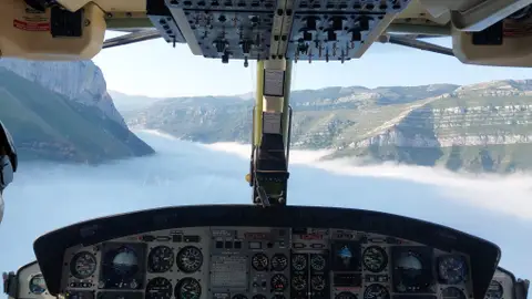 Rescate del helicóptero de Cantabria en Los Collados del Asón Rescate del helicóptero de Cantabria en Los Collados del Asón