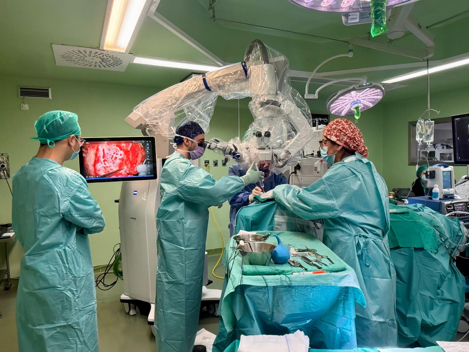 Sanidad invierte más de 660.000 euros en un sistema quirúrgico de vanguardia en el Hospital General de Alicante Sanidad invierte más de 660.000 euros en un sistema quirúrgico de vanguardia en el Hospital General de Alicante