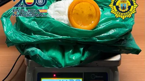 Detenido un varón con casi un kilo y medio de cocaína tras ser interceptado en un control policial rutinario Detenido un varón con casi un kilo y medio de cocaína tras ser interceptado en un control policial rutinario