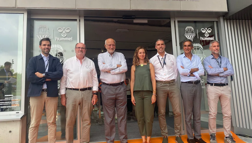 Inauguración de la nueva tienda 'taronja' en el Roig Arena Inauguración de la nueva tienda 'taronja' en el Roig Arena