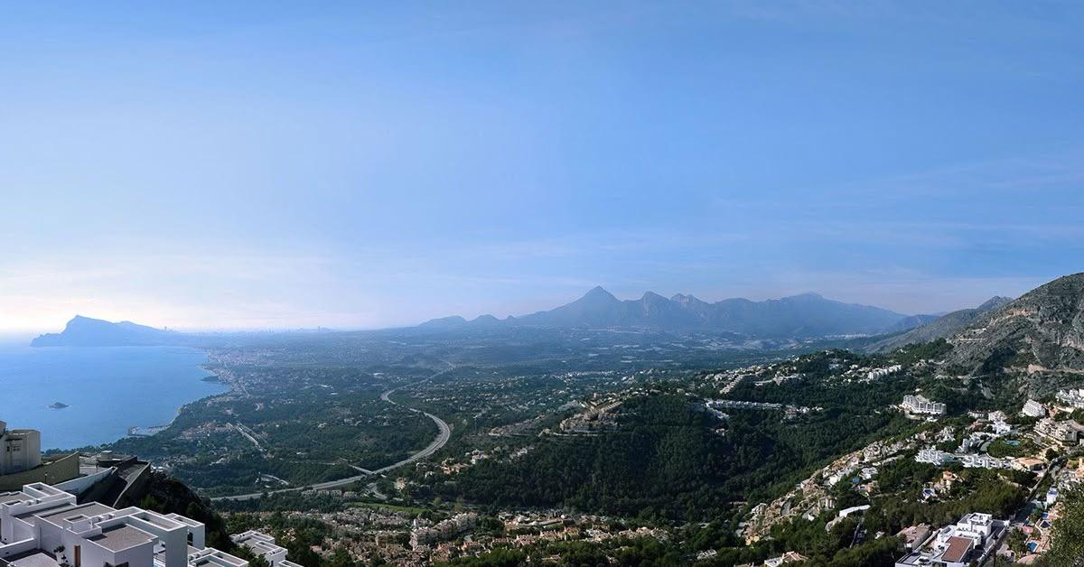 Vecinos de la urbanización Altea Hills aseguran que los motivos de la anulación del nombramiento de la Junta directiva esgrimidos por el ayuntamiento no se ajustan a la realidad Vecinos de la urbanización Altea Hills aseguran que los motivos de la anulación del nombramiento de la Junta directiva esgrimidos por el ayuntamiento no se ajustan a la realidad