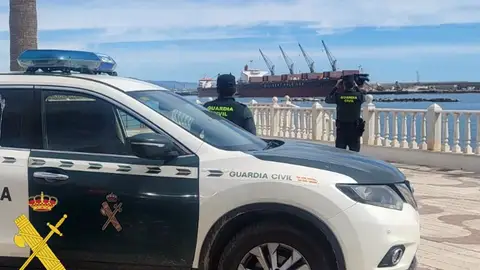 Un hombre muerde y amputa parte de un dedo a un guardia civil durante una intervención en Garrucha